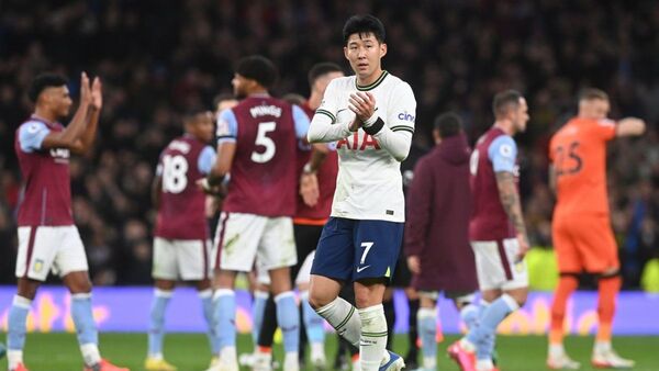 Aston Villa ahonda en la herida del Tottenham