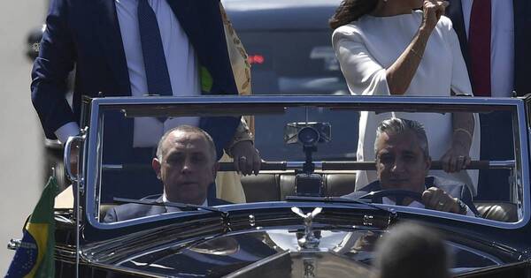 La Nación / Lula da Silva jura su cargo como 39º presidente de Brasil