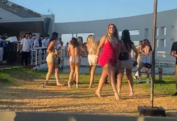 “Tradicionales” peleas de año nuevo se viralizan en redes