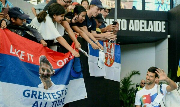 Novak Djokovic recibido como héroe en torneo de Australia