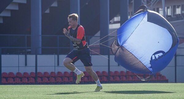 Cerro Porteño arranca la pretemporada con 'Fer-Fer' como único refuerzo