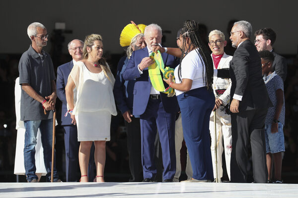 El mercado prevé un crecimiento de 0,80 % en el primer año del Gobierno de Lula - MarketData