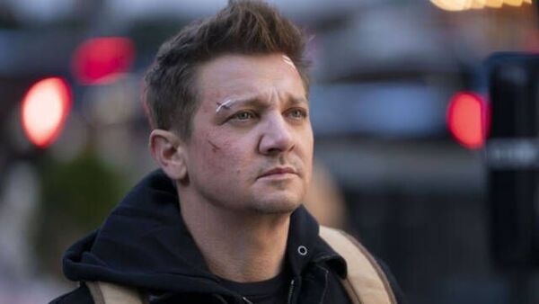 El actor Jeremy Renner resulta gravemente herido en un accidente con quitanieves