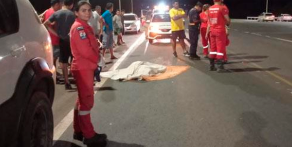 Conductor huye tras arrollar a hombre de 66 años en Coronel Oviedo - Noticiero Paraguay