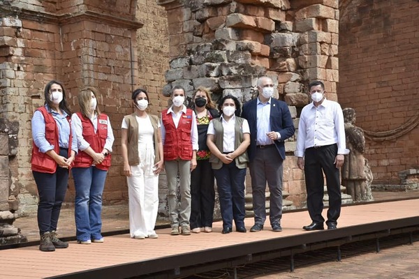 Reina Letizia de España visitó las Misiones Jesuíticas de Trinidad y Jesús de Tavarangue | 1000 Noticias