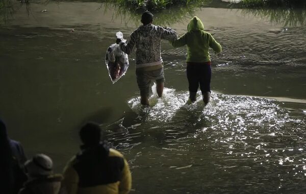 Miles de migrantes protestan para exigir asilo en la frontera sur de México - Mundo - ABC Color