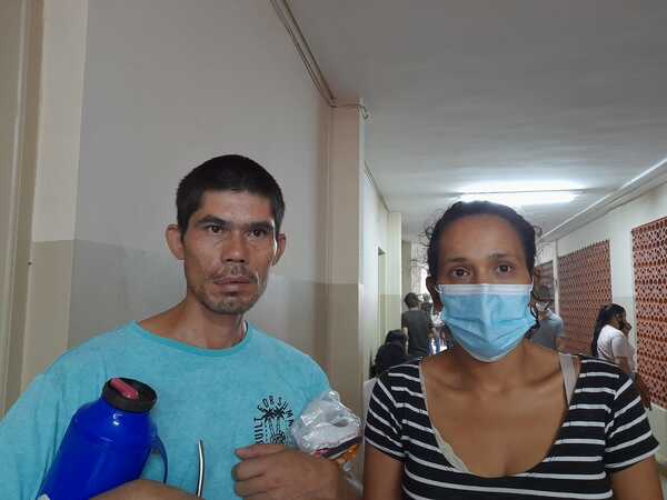 Padres de niños prematuros piden ayuda de la ciudadanía