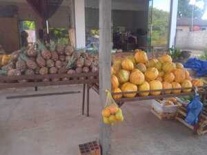 Preciosas frutas de la época exponen en Valenzuela - Noticiero Paraguay