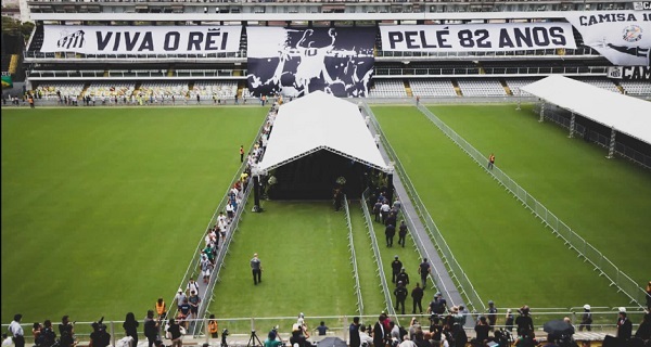 Despiden al rey Pelé en el estadio del Santos - Paraguaype.com