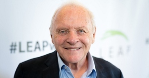 Diario HOY | Anthony Hopkins celebra en las redes que lleva 47 años sobrio