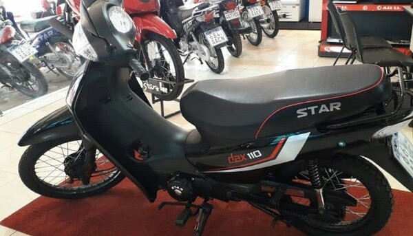 Fue a una fiesta a celebrar el nuevo año y le robaron la moto