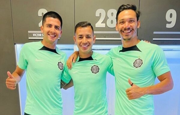 La llamativa nueva indumentaria de entrenamiento de Olimpia