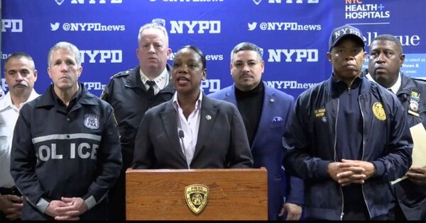 Detienen a hombre que atacó a policías con machete en Nueva York