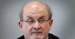 La Nación / Salman Rushdie adelantó un texto de su próxima novela tras ataque