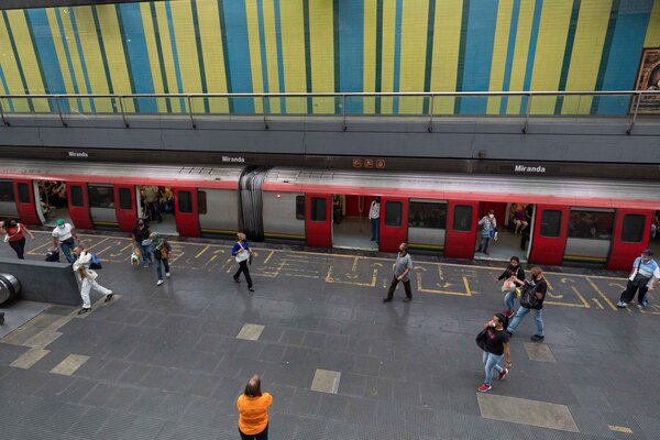 Antichavistas exigen la recuperación de flota de trenes del Metro de Caracas - MarketData