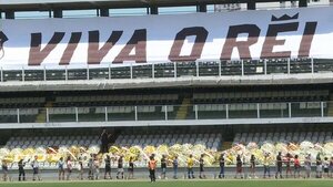 Santos, Brasil y el fútbol despiden a su rey en el estadio Vila Belmiro