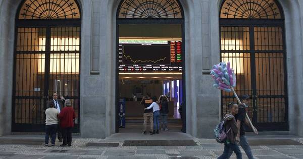 La Nación / Acciones de Petrobras cayeron 6,67% en primer día de Lula