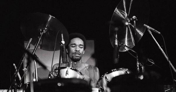 La Nación / Baterista de Earth, Wind & Fire fallece a los 67 años