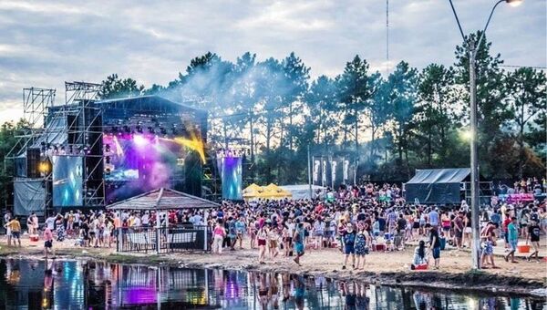 Un poco de Hawai: Pilarenses aguardan a unas 15.000 personas en su máxima fiesta del verano