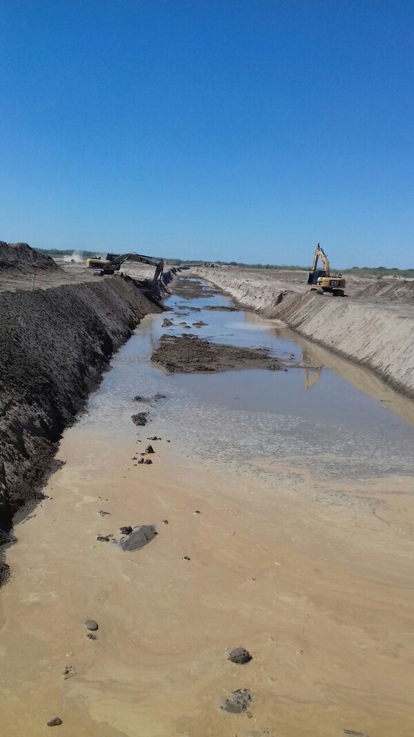 Realizarán limpieza, profundización e interconexiones de canales en el río Pilcomayo