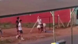 Itauguá: golpeó a su novia y a policías, pero fue liberado rápidamente por fiscala - Policiales - ABC Color