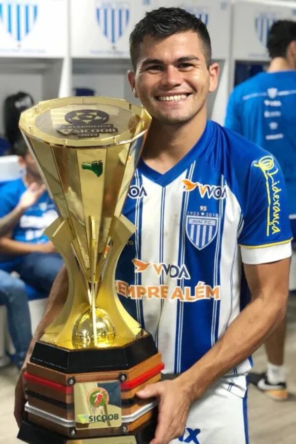 Nacional: Peta Brizuela, en la Academia - Fútbol - ABC Color