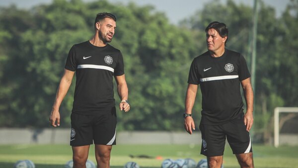 La foto de Julio César Cáceres con los refuerzos de Olimpia