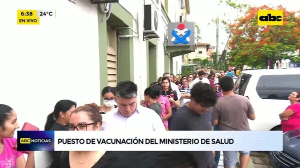 Largas filas para vacunación contra la fiebre amarilla - ABC Noticias - ABC Color