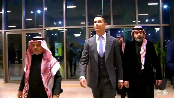 [VIDEO] ¡La picante frase de Cristiano Ronaldo al ser presentado en su nuevo club!