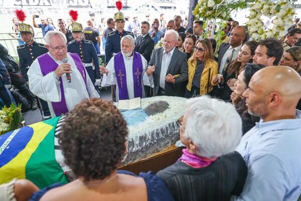 Lula despide a Pelé en la cancha de Santos - ADN Digital