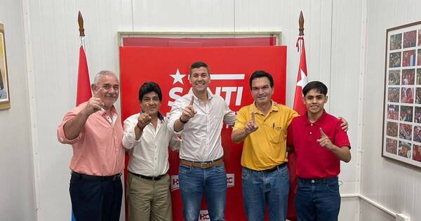La Nación / Más líderes se suman: Santiago Peña sigue fortaleciendo su proyecto de gobierno