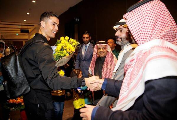 [VIDEO] Monumental presentación de CR7 en el Al Nassr de Arabia Saudita