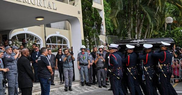 La Nación / Pelé recibe el último adiós tras homenaje de 230.000 personas