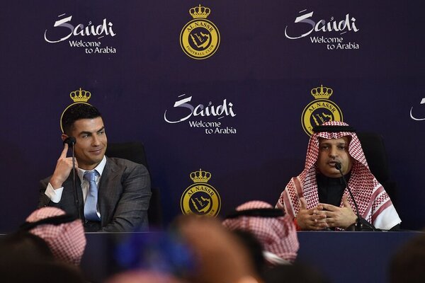 CR7 fue presentado en el Al Nassr de Arabia Saudita | 1000 Noticias