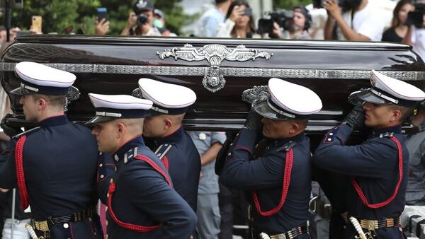 Pelé es enterrado en una ceremonia reservada a familiares y amigos