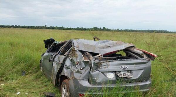 Accidente rutero se cobra la vida de un integrante de la familia, los demás se salvan de milagro – Prensa 5