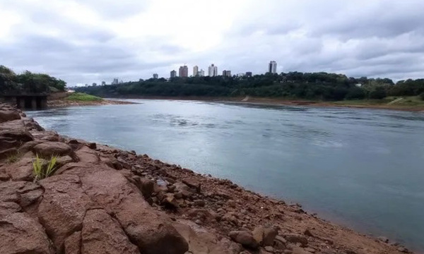Pescadores hallan cadáver flotando en el río Paraná - OviedoPress