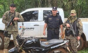 Hallan 18 kilos de marihuana y una moto en las orillas del lago Itaipu