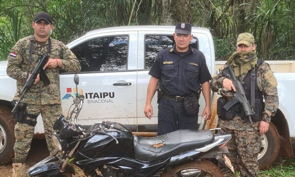 Hallan 18 kilos de marihuana y una moto en las orillas del lago Itaipu
