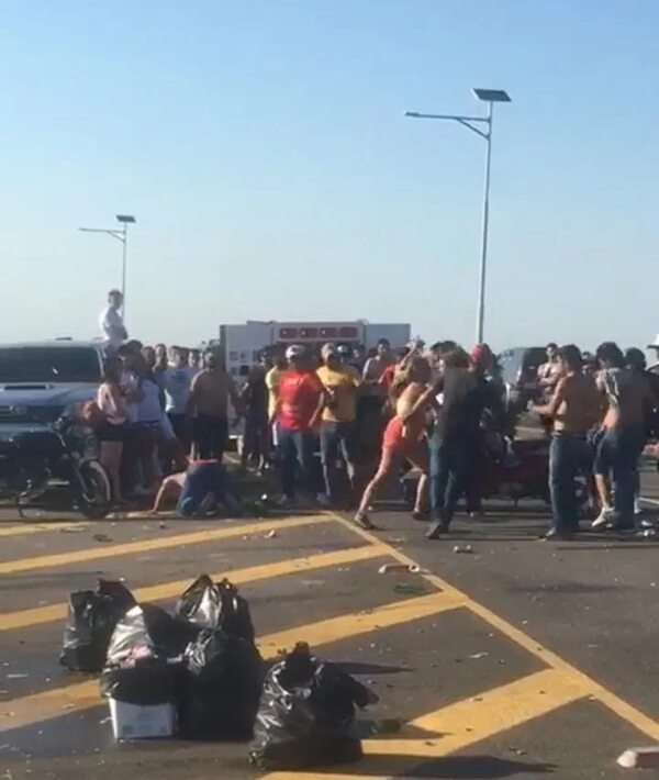 Fiesta desenfrenada en ruta PY 19 sobrepasó la capacidad de la Policía Nacional en Pilar - Policiales - ABC Color
