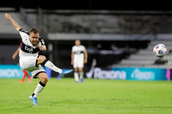 Edgardo Orzusa dejó de ser jugador de Olimpia