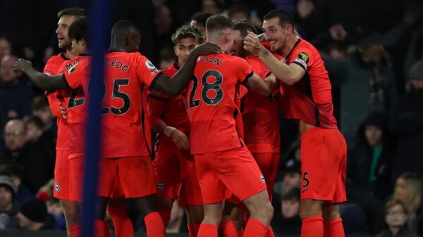 Julio Enciso sumó minutos y Brighton goleó de visitante al Everton