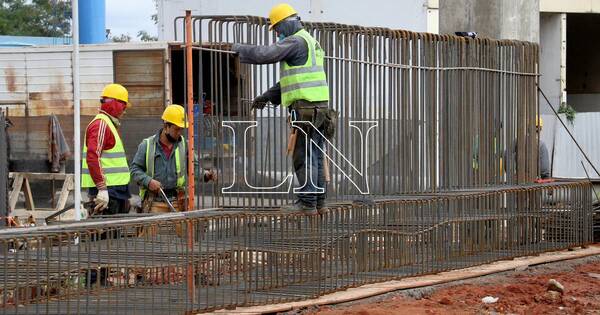 La Nación / Ingenieros solicitan que se honren deudas con el sector para que ejecución de obras no sea afectada