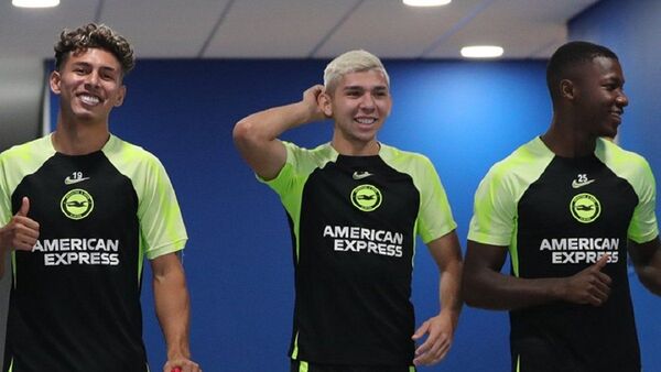 Julio Enciso enseña guaraní en medio del gélido clima inglés