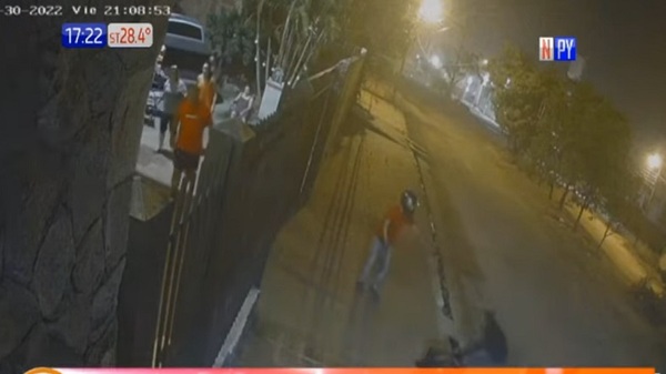 Banda de motochorros asalta a un delivery en Mariano Roque Alonso - Noticias Paraguay