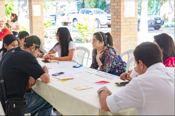 Diario HOY | Buscan líderes políticos y públicos íntegros para participar de academia formativa