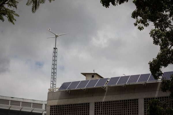 Venezuela instalará 2.000 vatios de energía solar en los próximos tres años - MarketData