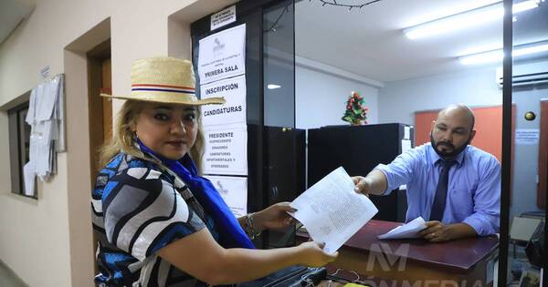La Nación / Presentan denuncia ante el TSJE por carga de votos en las internas