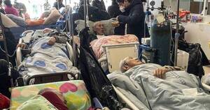 La Nación / Hospitales, desbordados por enfermos de covid
