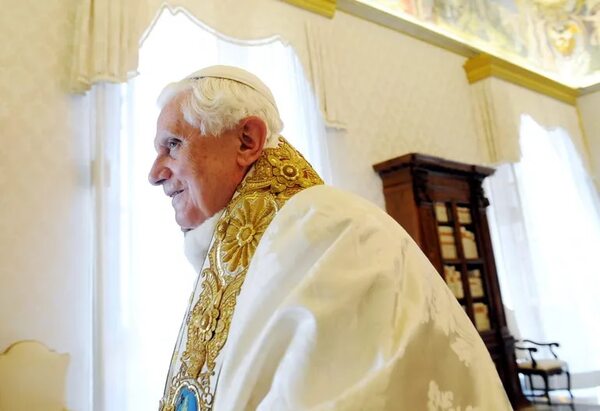 Papa recuerda a Benedicto XVI como “un gran maestro de catequesis” - Mundo - ABC Color